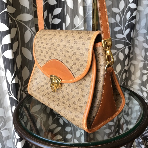 gucci triangle bag